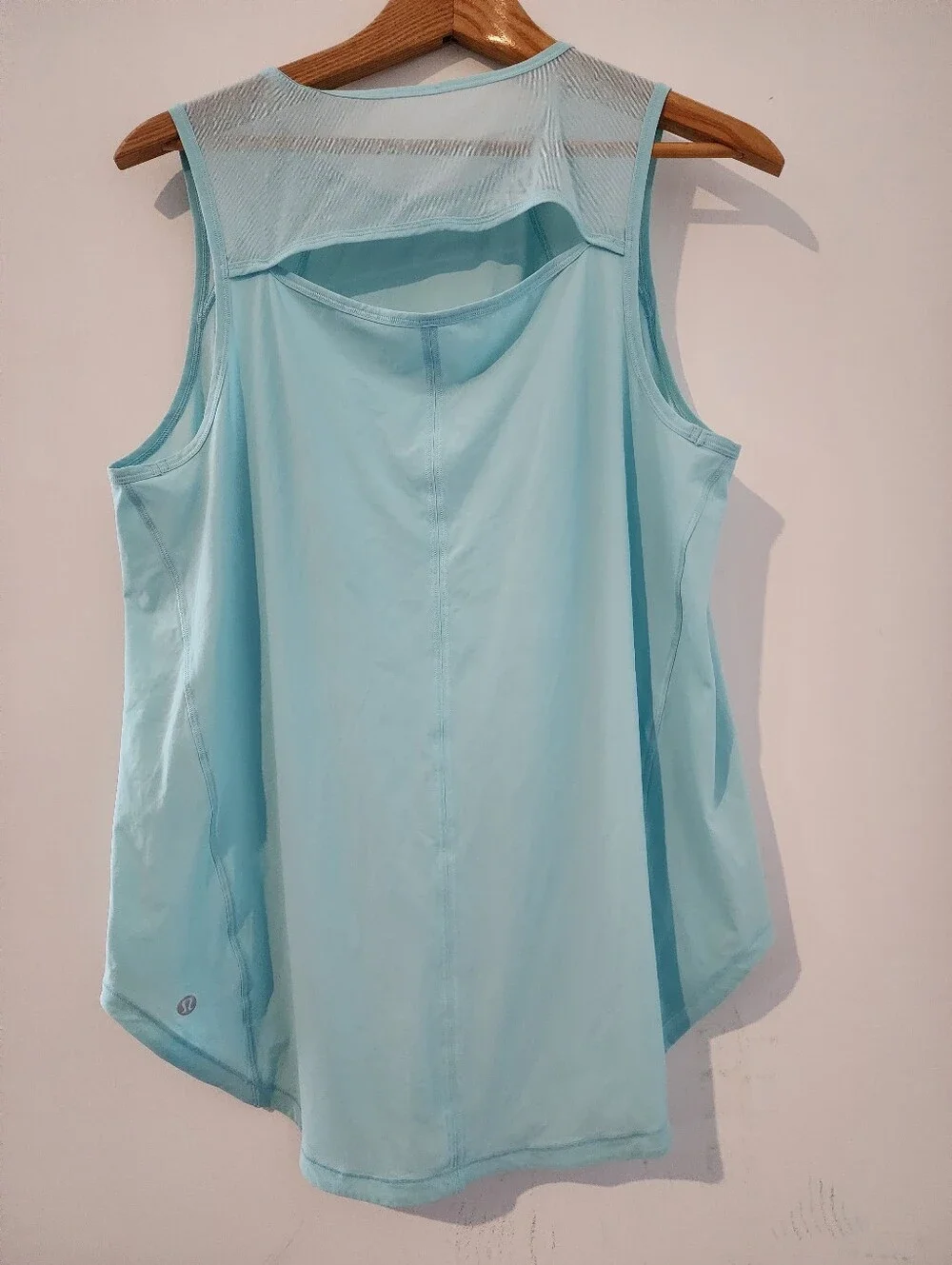 Lululemon Sculpt Tank Top Women Size ? Light Blue Mesh Back Vent Activewear READ